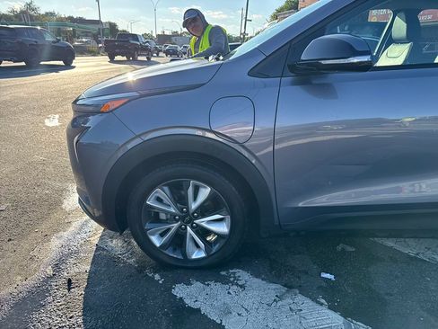 Used 2023 Chevrolet Bolt EUV LT w/ Convenience Package image 1