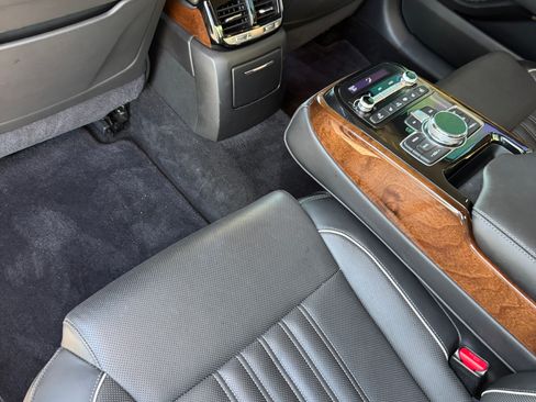 Used 2017 Genesis G90 3.3T Premium image 11