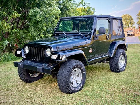 Used 2001 Jeep Wrangler Sahara AWD/4WD image 2