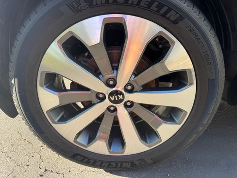 Used 2020 Kia Telluride EX w/ EX Premium Package AWD/4WD image 21