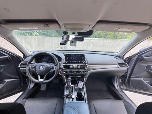 Used 2018 Honda Accord LX image 11