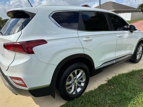 Used 2020 Hyundai Santa Fe SE image 4