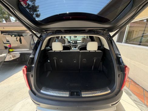 Used 2020 Kia Telluride SX w/ Towing Package FWD image 22