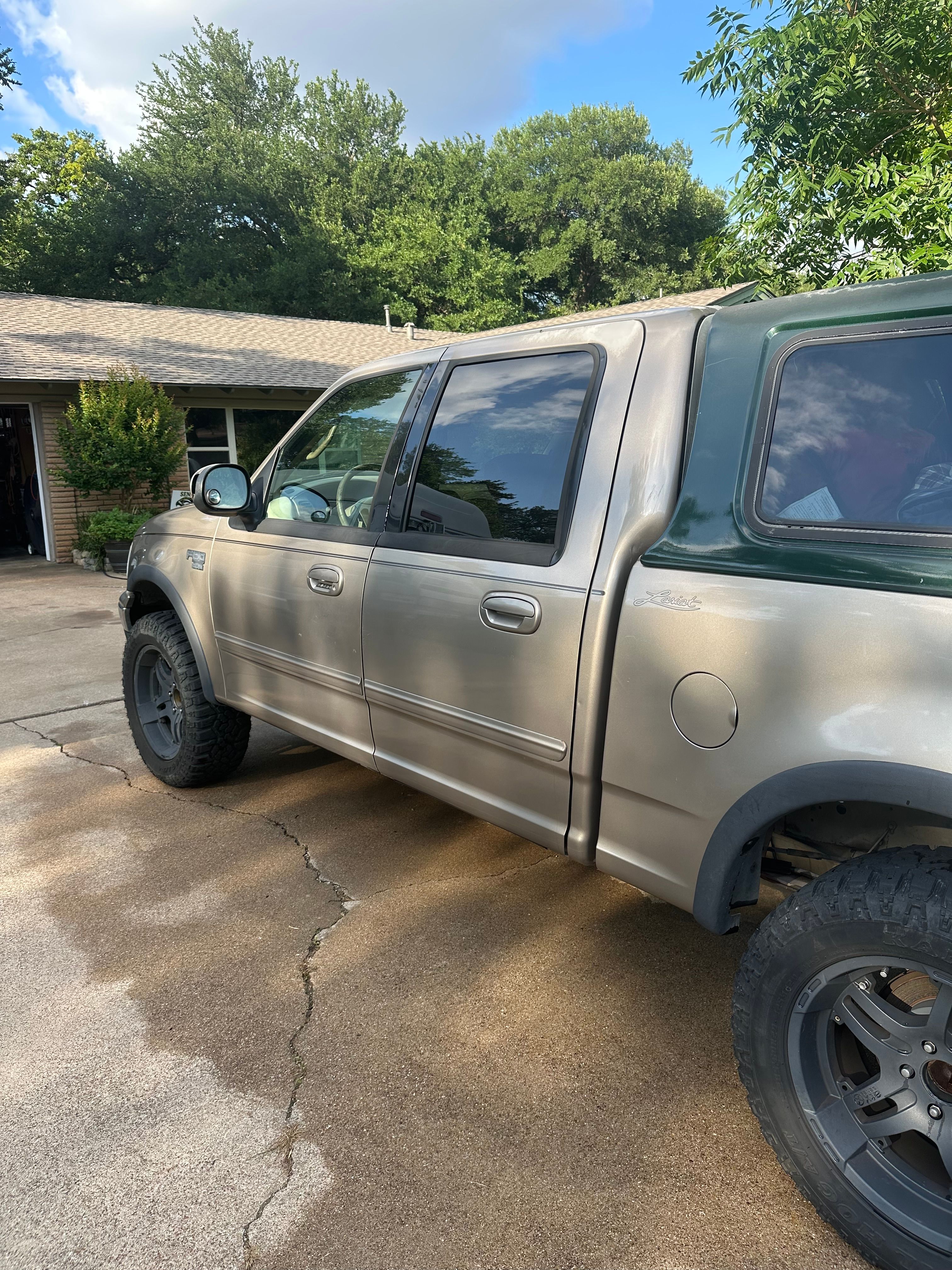 Used 2001 Ford F150 Lariat AWD/4WD image 4
