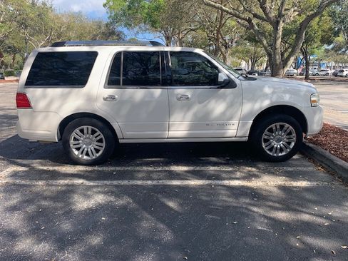 Used 2013 Lincoln Navigator 2WD w/ HD Trailer Tow Pkg image 5