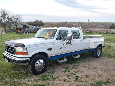 Used 1996 Ford F350 2WD Crew Cab image 1