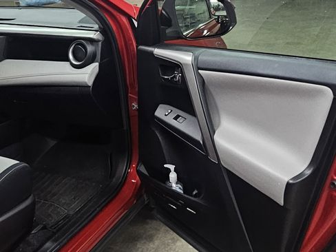 Used 2016 Toyota RAV4 XLE image 22