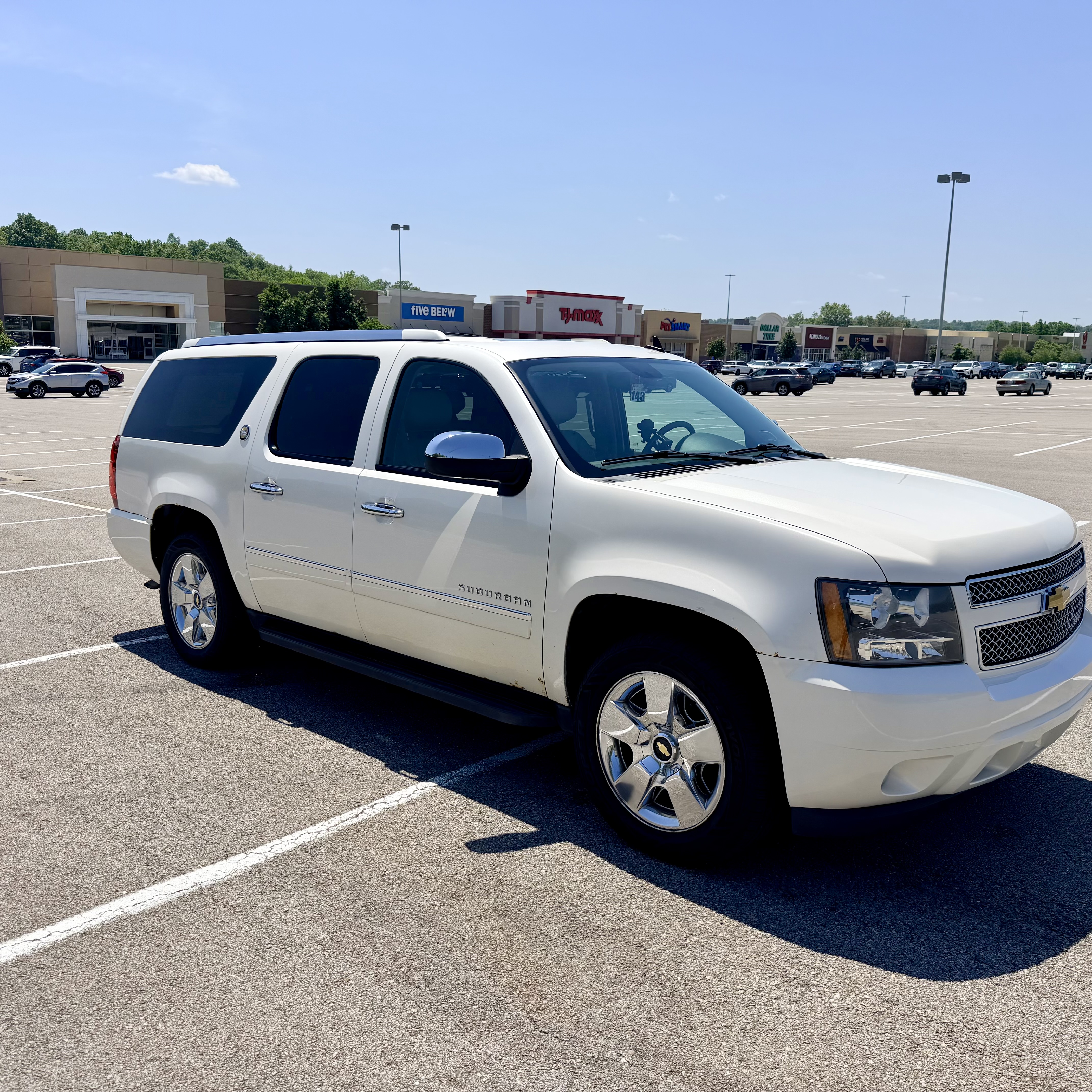 Used 2010 Chevrolet Suburban LTZ AWD/4WD image 4