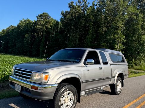 Used 1997 Toyota T100 SR5 AWD/4WD image 1