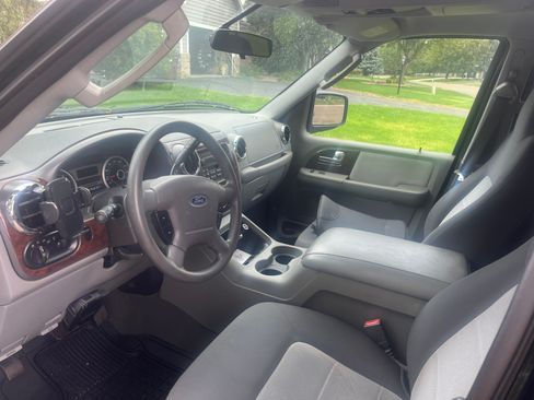Used 2006 Ford Expedition XLT RWD image 15