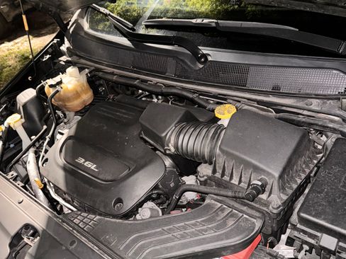 Used 2018 Chrysler Pacifica Touring Plus image 14