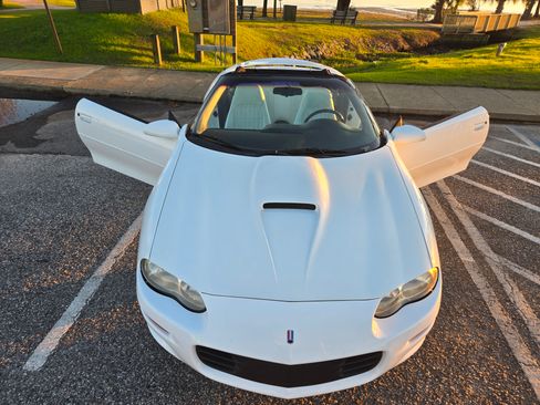 Used 1999 Chevrolet Camaro Z28 w/ SS Performance/Appearance Pkg image 23