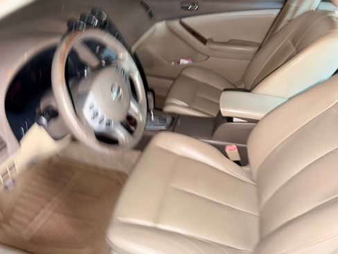 Used 2007 Nissan Altima 3.5 SE w/ Technology Pkg image 16