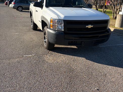Used 2010 Chevrolet Silverado 1500 W/T image 4