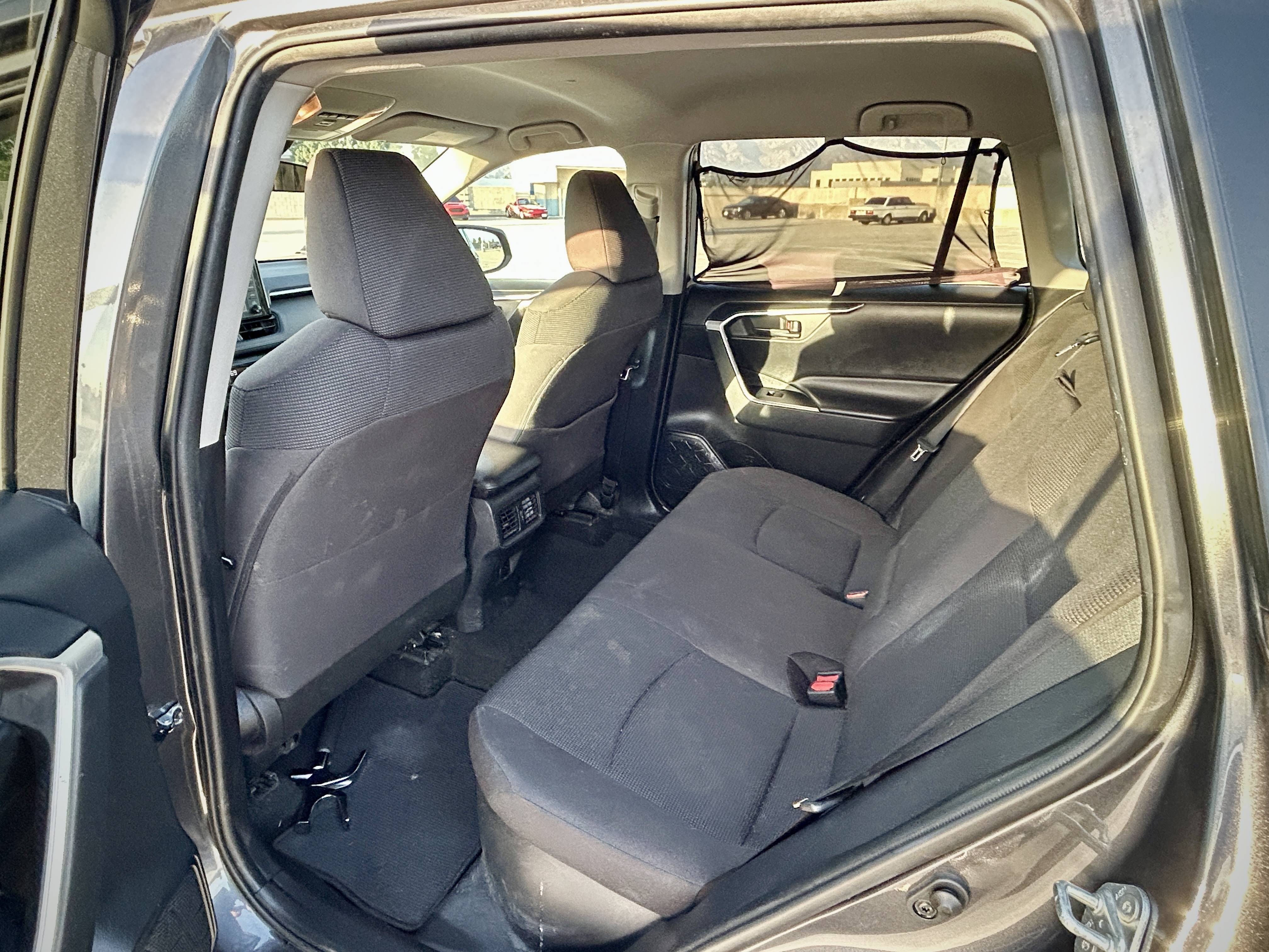 Used 2019 Toyota RAV4 LE AWD/4WD image 14