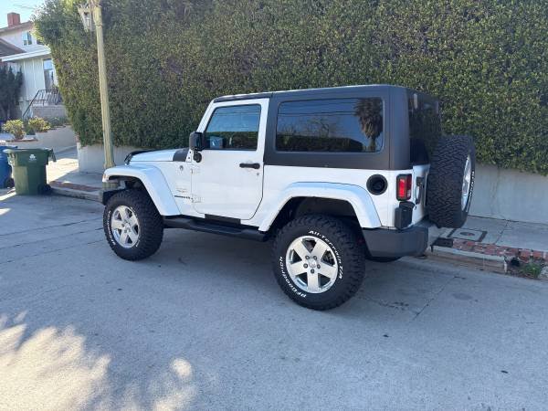 Used 2012 Jeep Wrangler Sahara w/ Dual Top Group AWD/4WD image 2