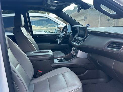Used 2022 GMC Yukon SLT w/ SLT Premium Package AWD/4WD image 14