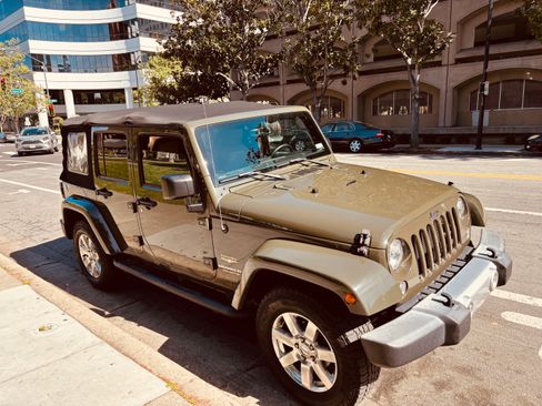 Used 2015 Jeep Wrangler Unlimited Sahara w/ Connectivity Group image 2