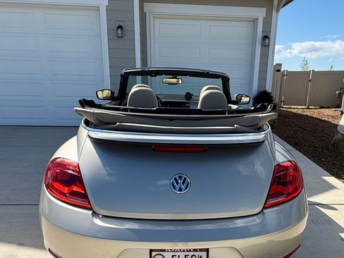 Used 2013 Volkswagen Beetle 2.5 FWD image 12