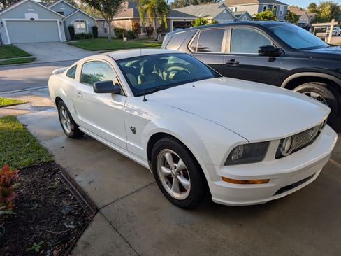 Used 2009 Ford Mustang GT Premium image 5