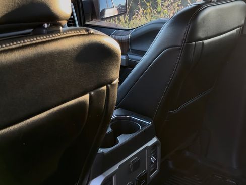 Used 2020 Ford F150 Lariat image 16