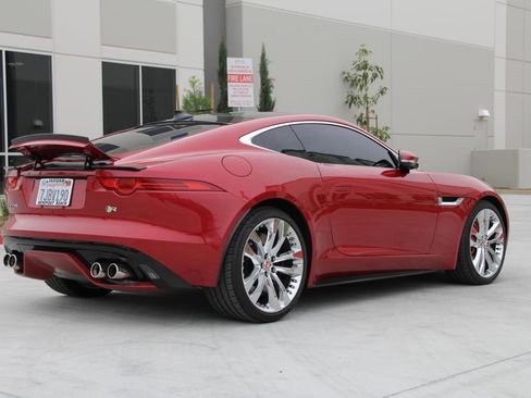 Used 2015 Jaguar F-TYPE R RWD image 10