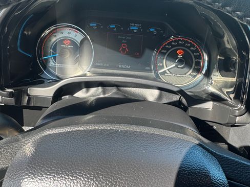 Used 2019 Ford F150 Lariat w/ Equipment Group 502A Luxury image 11