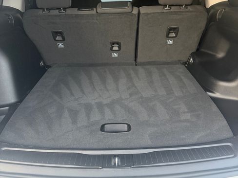 Used 2023 Jeep Grand Cherokee Laredo RWD image 13
