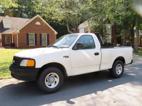 Used 2004 Ford F150 XL RWD image 4