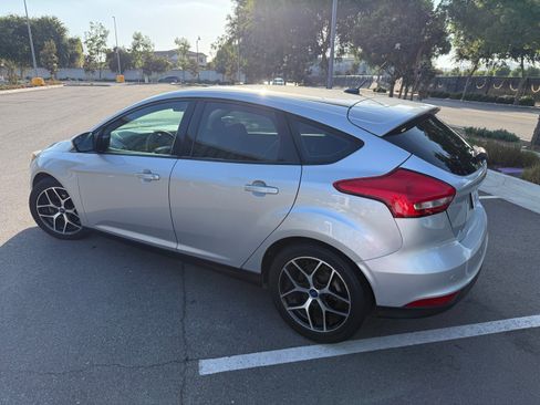 Used 2017 Ford Focus SEL FWD image 2