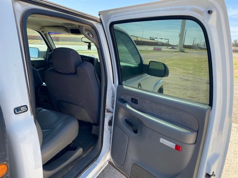 Used 2003 Chevrolet Silverado 3500 LS image 19