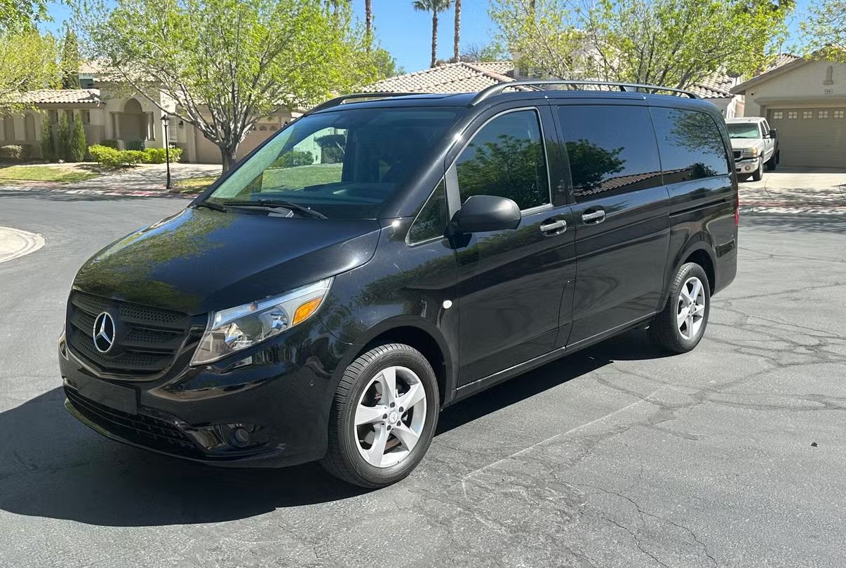 Used 2016 Mercedes-Benz Metris Passenger image 2