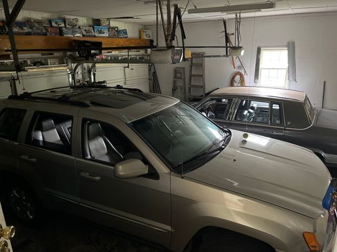 Used 2009 Jeep Grand Cherokee Limited w/ Quadra-Drive II 4X4 Group image 4