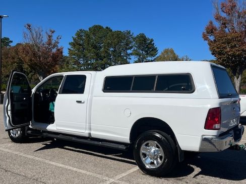Used 2017 RAM 2500 SLT w/ Luxury Group image 12