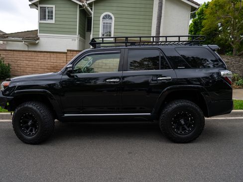 Used 2015 Toyota 4Runner Limited image 6