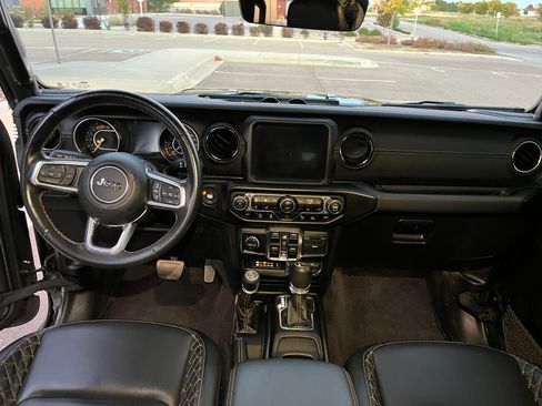 Used 2021 Jeep Gladiator Overland image 23