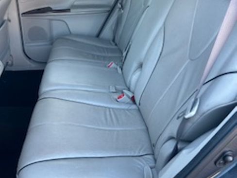 Used 2010 Toyota Venza image 9
