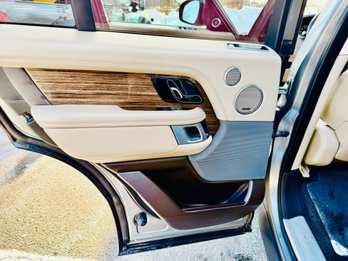 Used 2018 Land Rover Range Rover HSE image 8