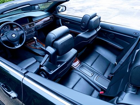 Used 2013 BMW 335i Convertible image 14