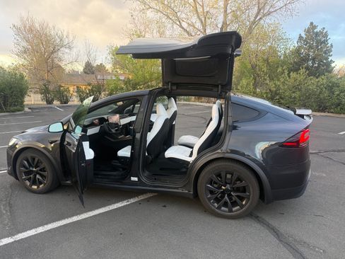 Used 2024 Tesla Model X AWD/4WD image 6