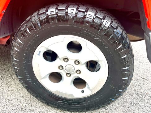 Used 2015 Jeep Wrangler Unlimited Sahara w/ Trailer Tow Group image 10