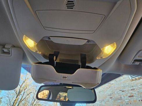 Used 2017 Ford Escape Titanium image 18