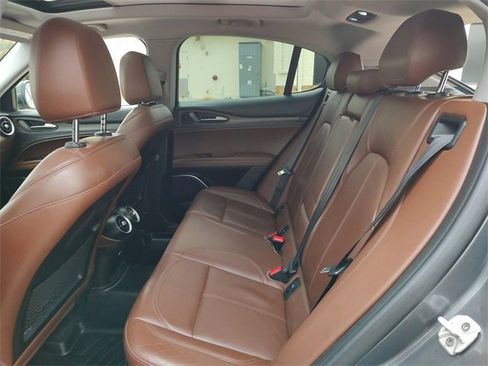 Used 2019 Alfa Romeo Stelvio Ti image 8