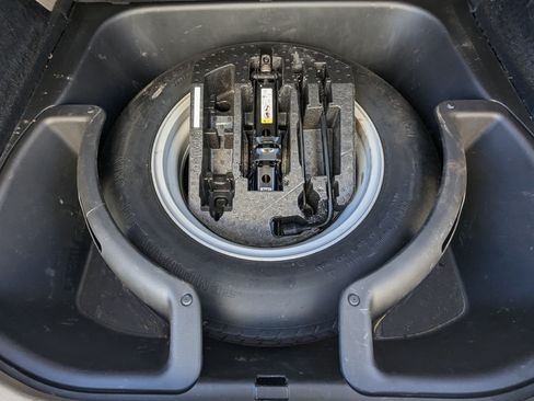 Used 2017 Jeep Grand Cherokee Laredo w/ Quick Order Package 2BE image 11