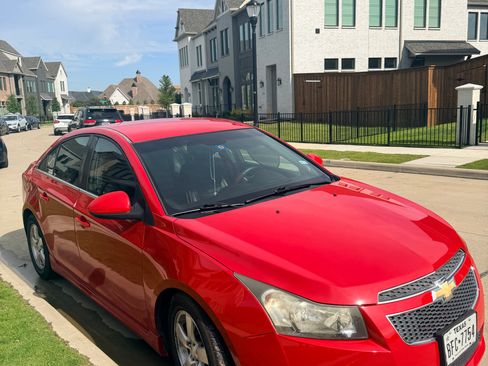 Used 2012 Chevrolet Cruze LT w/ RS Package FWD image 2