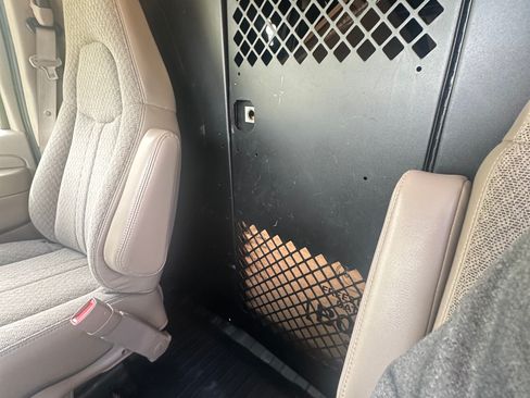 Used 2008 Chevrolet Express 3500 image 4