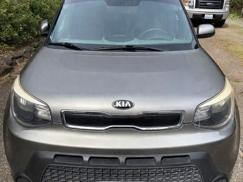 Used 2015 Kia Soul + image 8