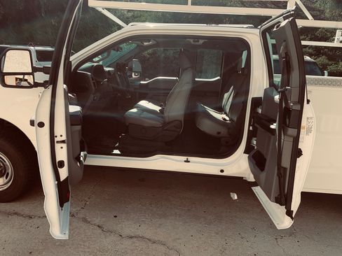 Used 2022 Ford F250 XL w/ Power Equipment Group RWD image 14