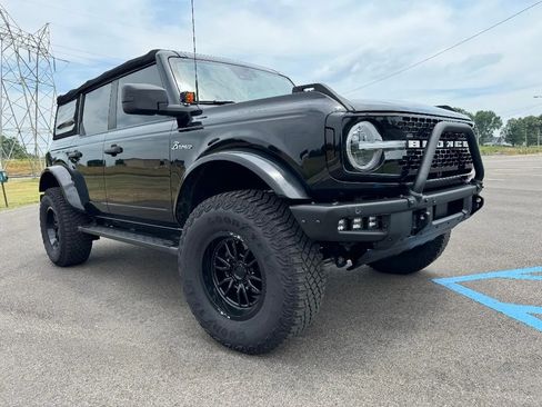 Used 2022 Ford Bronco Wildtrak image 6