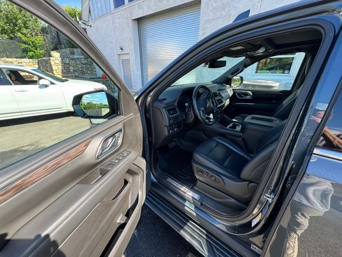 Used 2021 Chevrolet Tahoe LT w/ LT Signature Plus Package AWD/4WD image 5